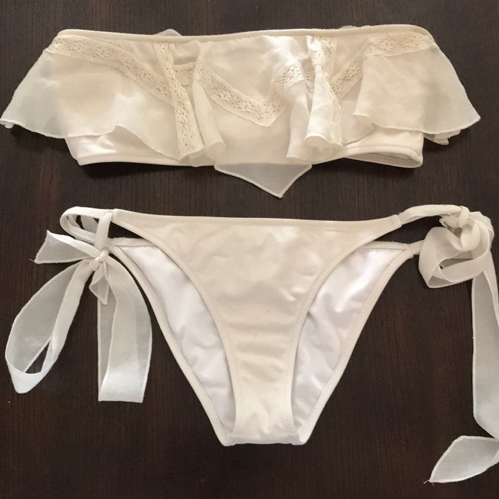 Victoria’s Secret bikini
